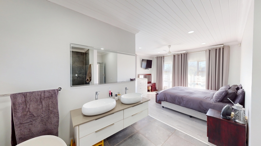 3 Bedroom Property for Sale in The Links Western Cape